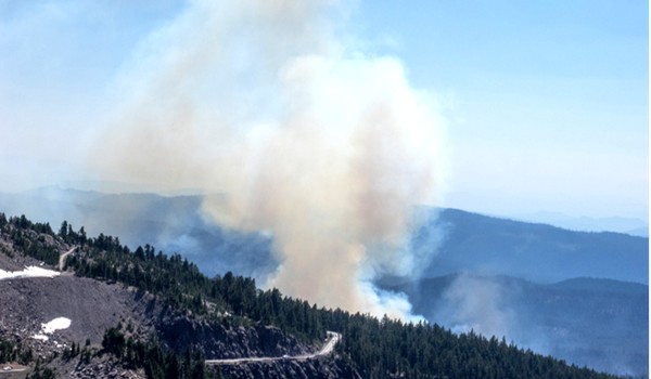 Wildfire in mountains Oregon 600