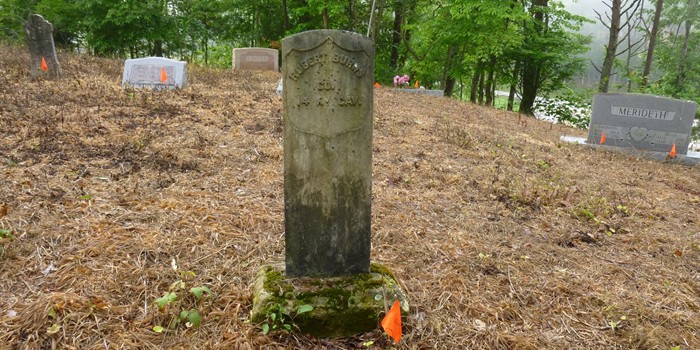 Hoskins Cem Robert Cody Burns grave 700