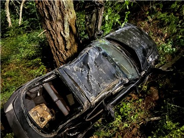 images3/NEWS_PICS/Crashed_Hyundai_Sedan.jpg: https://www.clayconews.com/