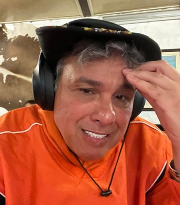 Gerardo Serrano-headphones: https://www.clayconews.com/